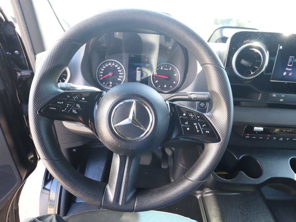 Used 2025 Mercedes-Benz Sprinter 2500 image 21
