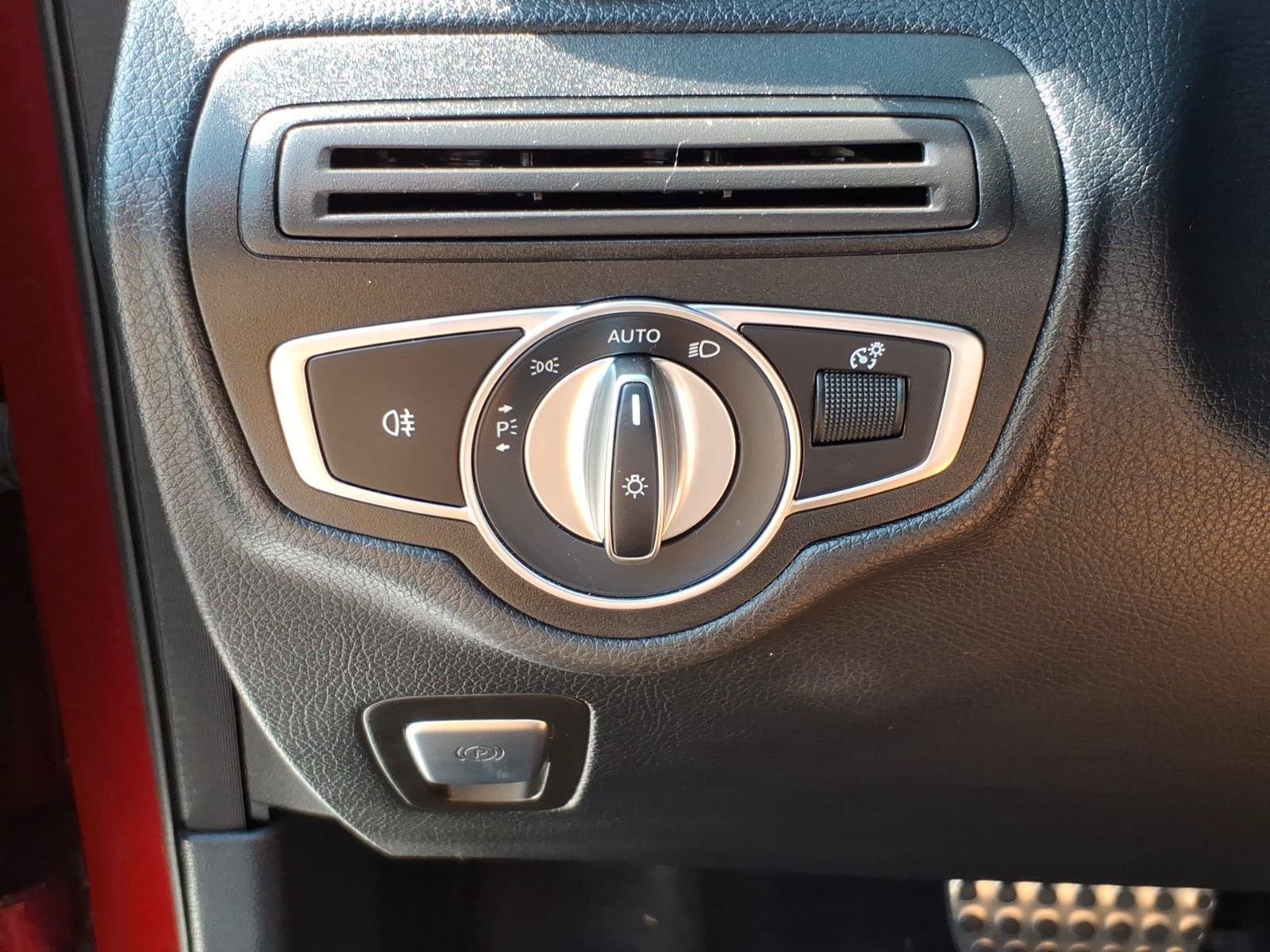 Used 2020 Mercedes-Benz GLC 300 4MATIC image 17