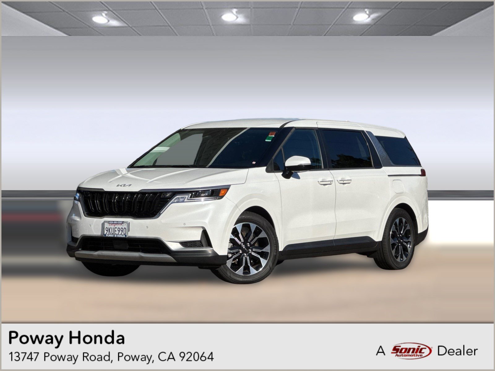 Used 2024 Kia Carnival EX FWD image 1