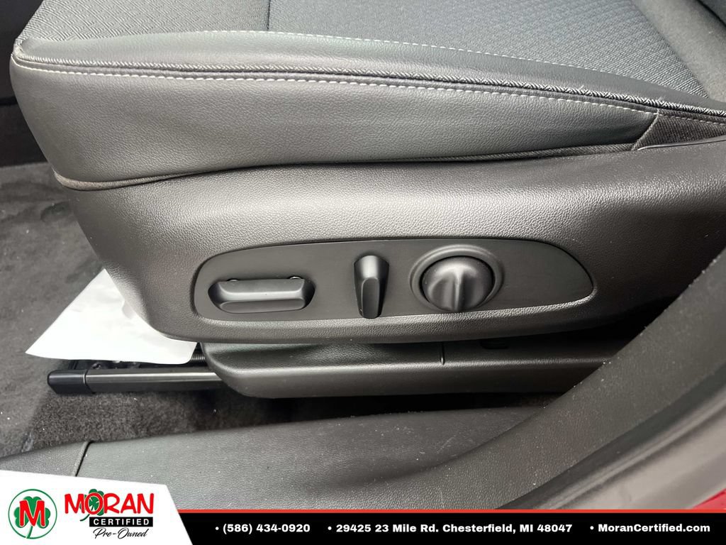 Used 2021 Buick Encore GX Select w/ Sport Touring Package FWD image 17