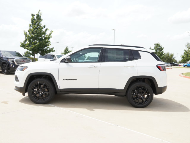 New 2026 Jeep Compass Latitude AWD/4WD image 3