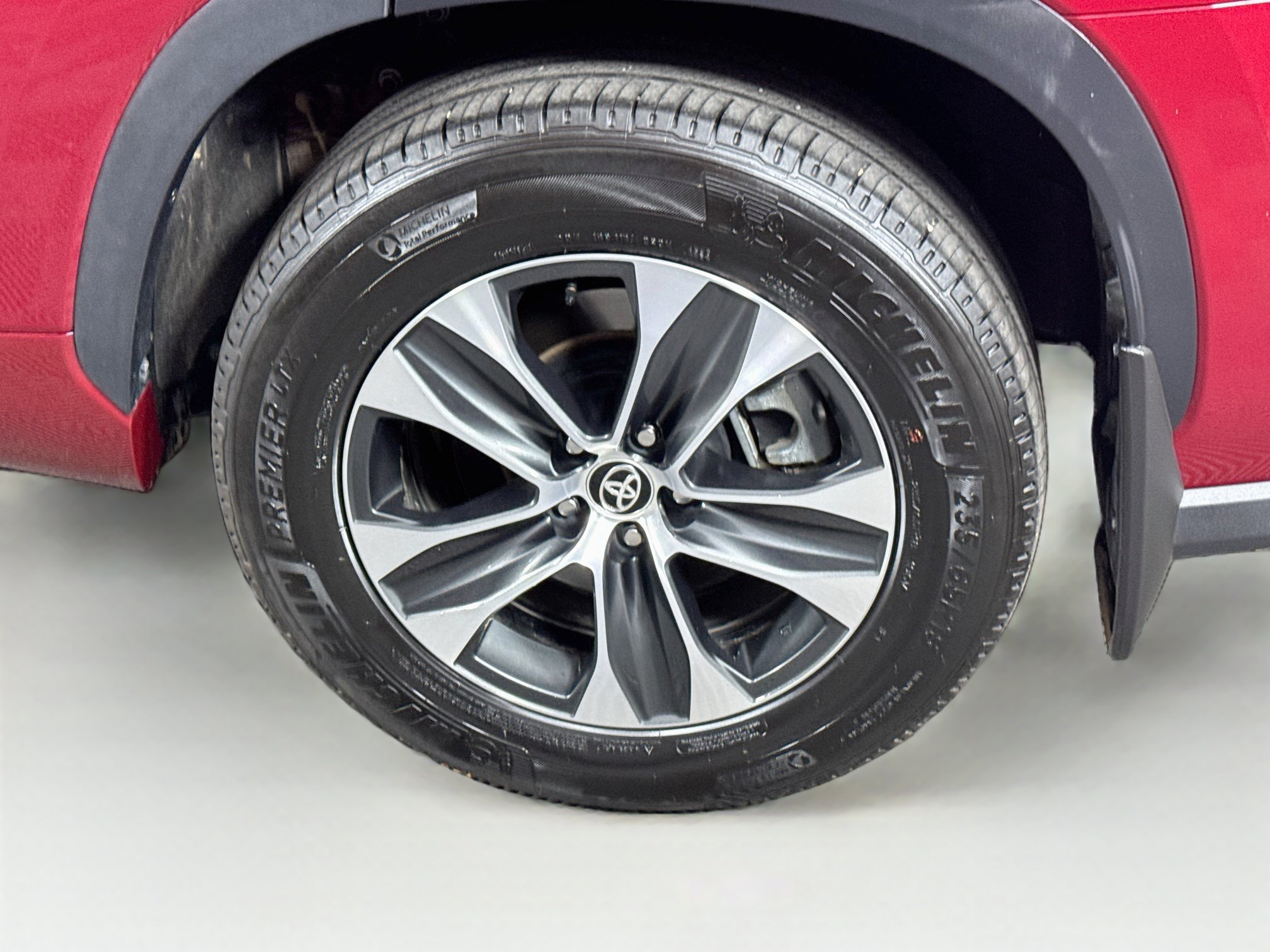 Certified 2026 Toyota Highlander XLE AWD/4WD image 9
