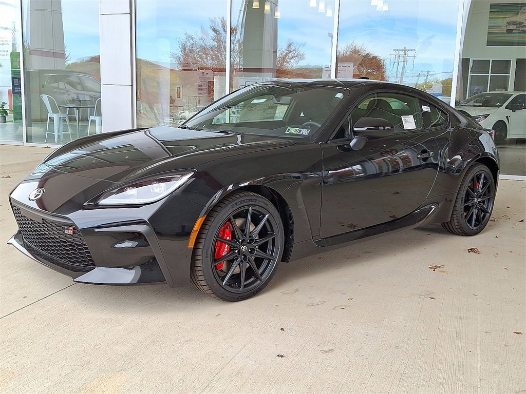 New 2025 Toyota GR86 Premium image 2