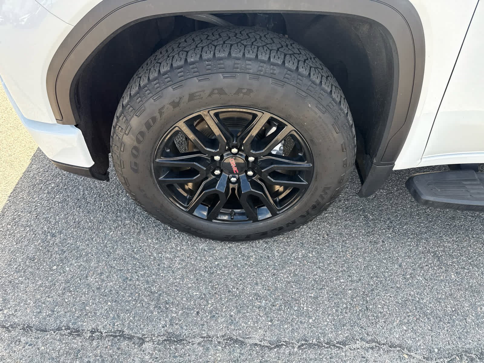 Used 2023 GMC Sierra 1500 Elevation AWD/4WD image 9