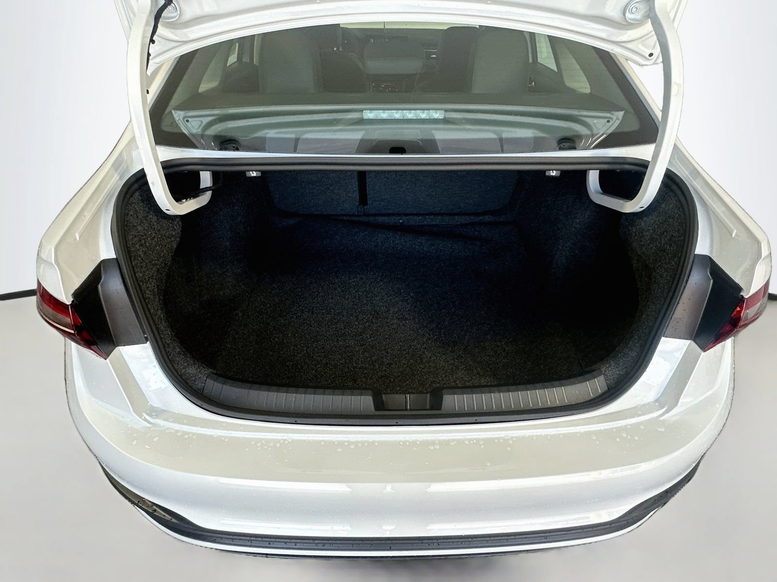 New 2027 Volkswagen Jetta SE FWD image 25