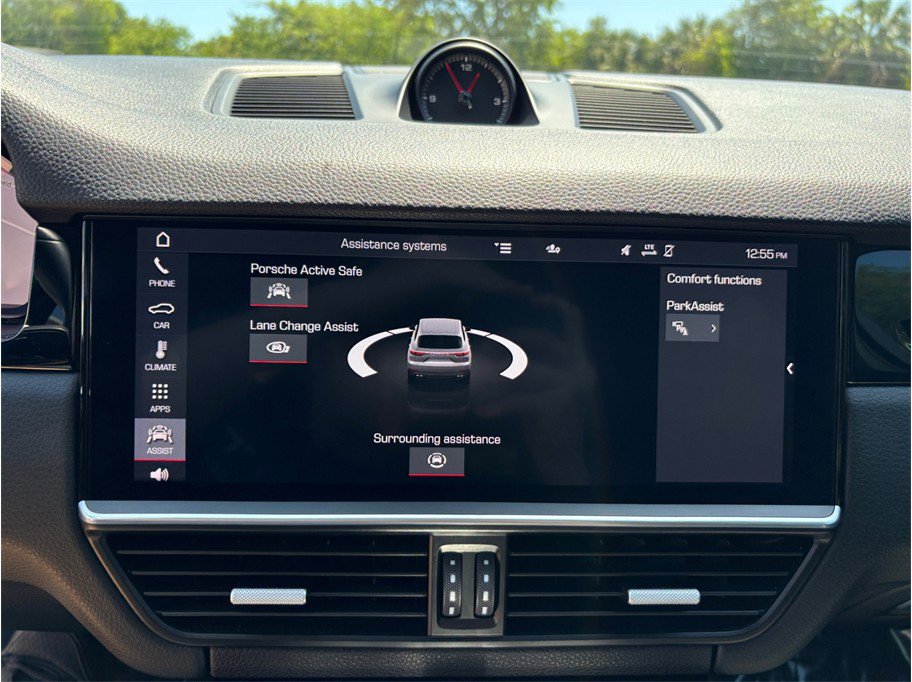 Used 2020 Porsche Cayenne image 37