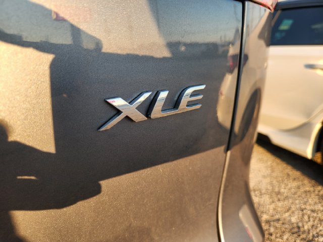 Used 2026 Toyota Corolla Cross XLE w/ Convenience Package FWD image 9