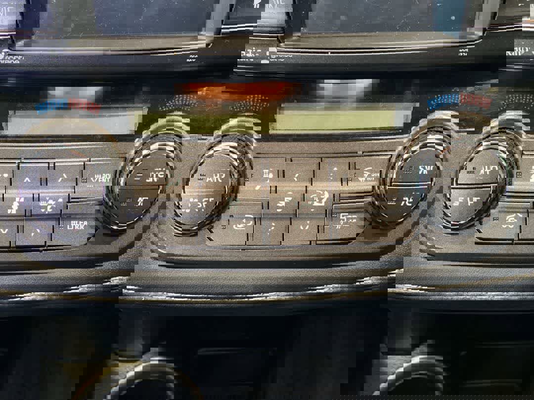 Used 2015 Toyota RAV4 XLE image 21