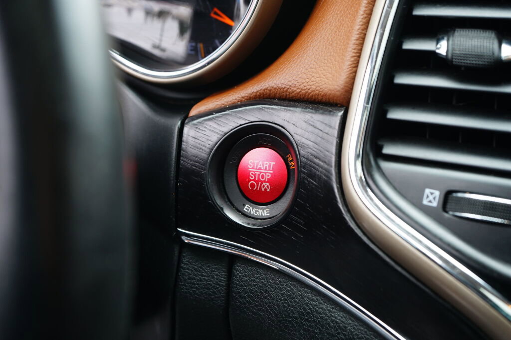 Used 2015 Jeep Grand Cherokee Summit image 24