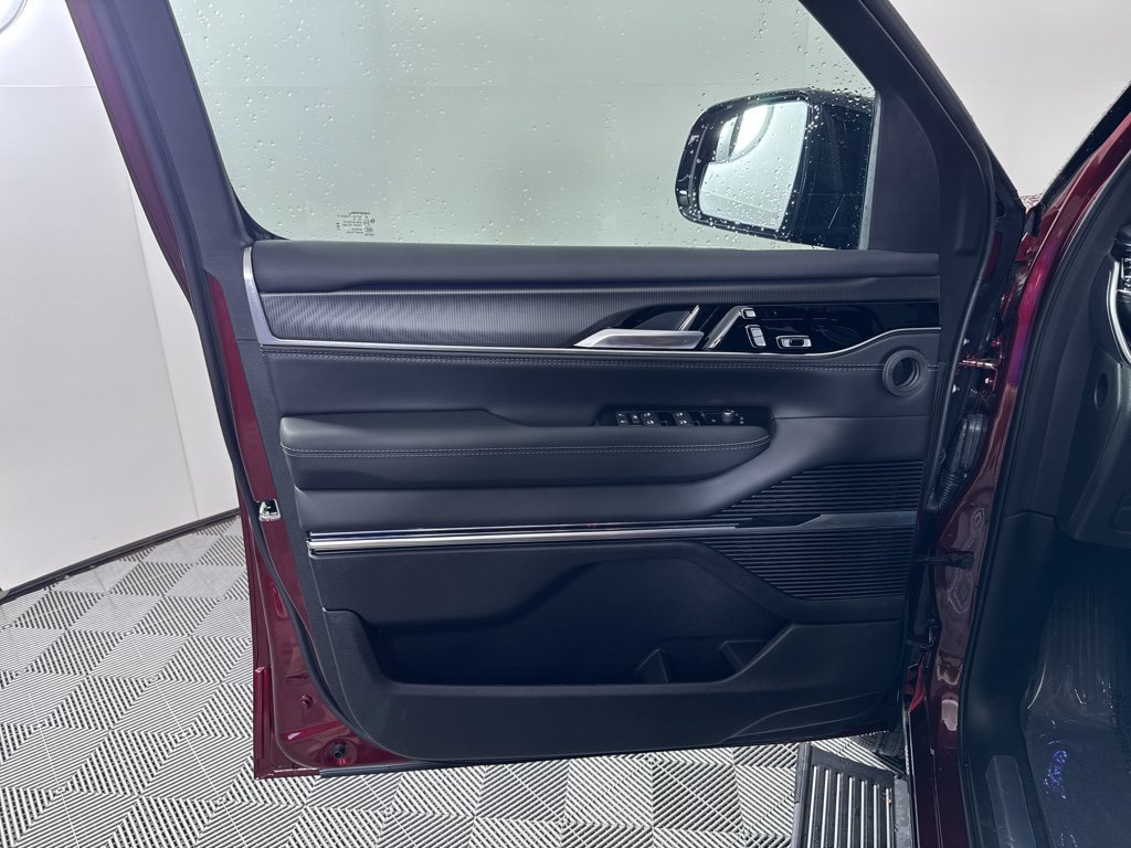 New 2026 Jeep Grand Wagoneer Summit AWD/4WD image 32