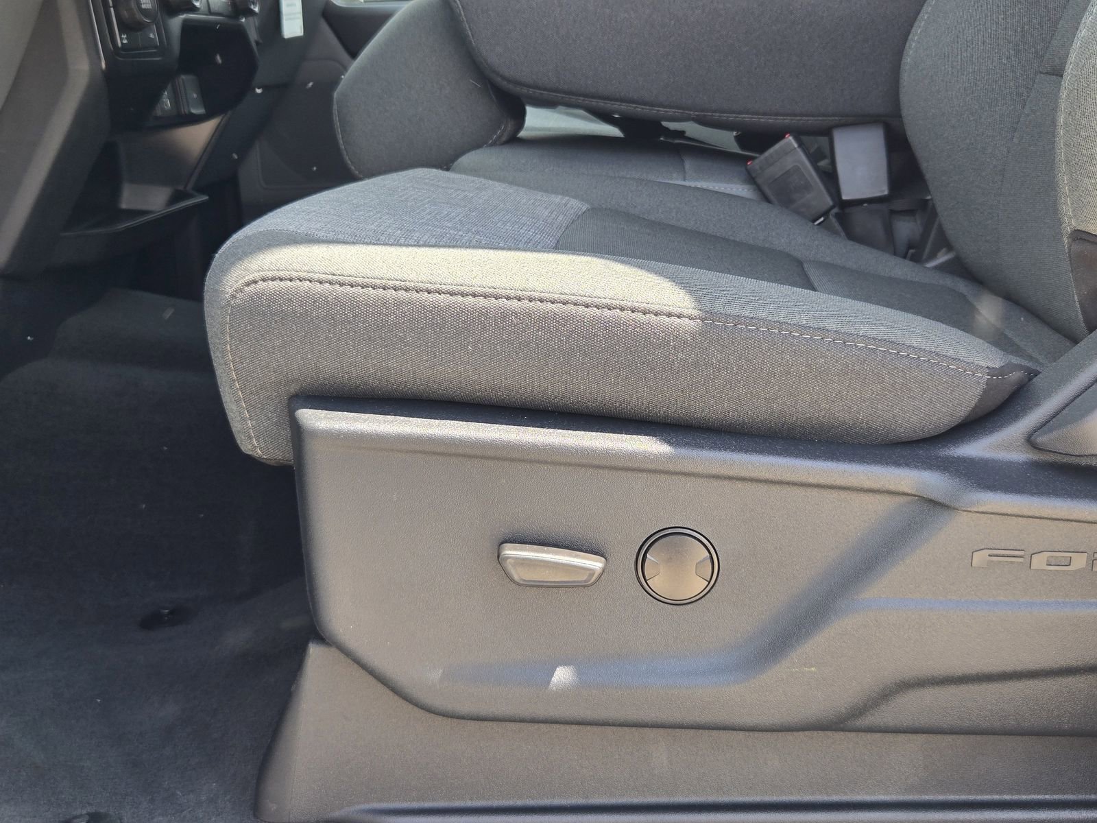 New 2025 Ford F250 XLT w/ FX4 Off-Road Package image 21