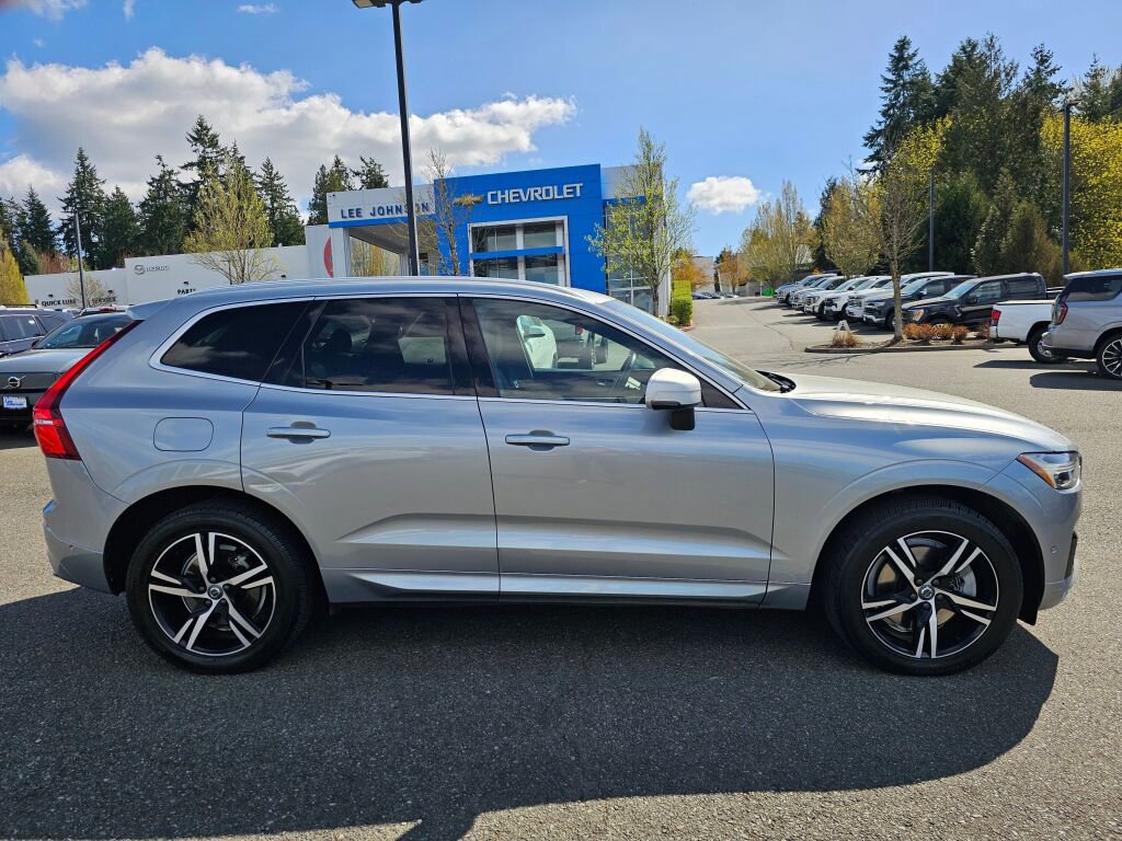 Used 2018 Volvo XC60 T8 R-Design w/ Convenience Package image 4