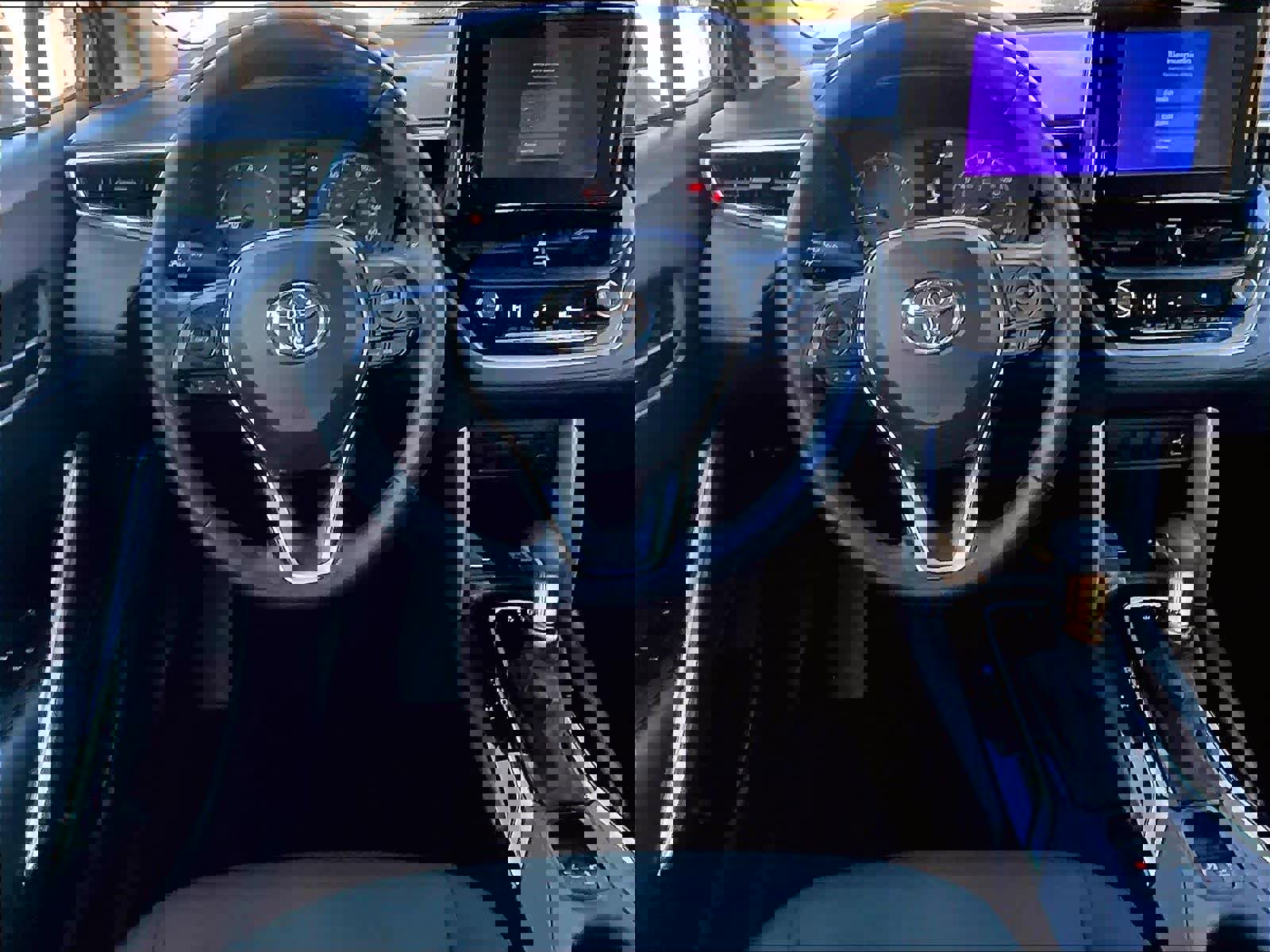 Used 2023 Toyota Corolla Cross LE image 17