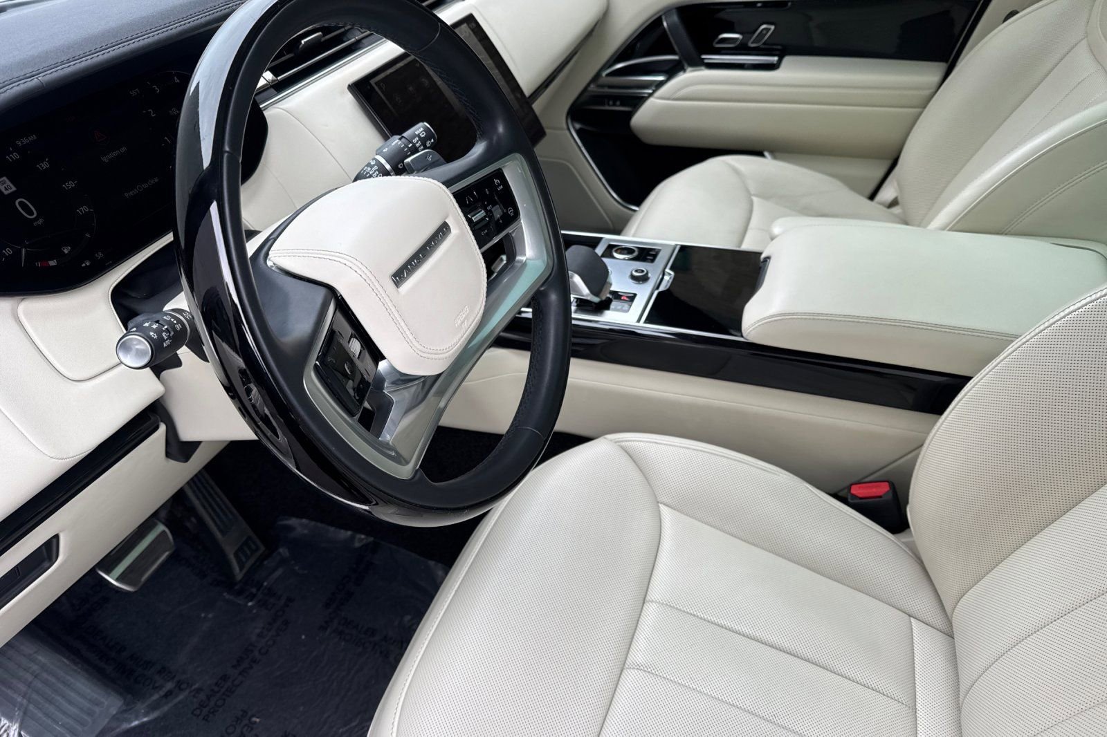 Used 2023 Land Rover Range Rover SE image 9