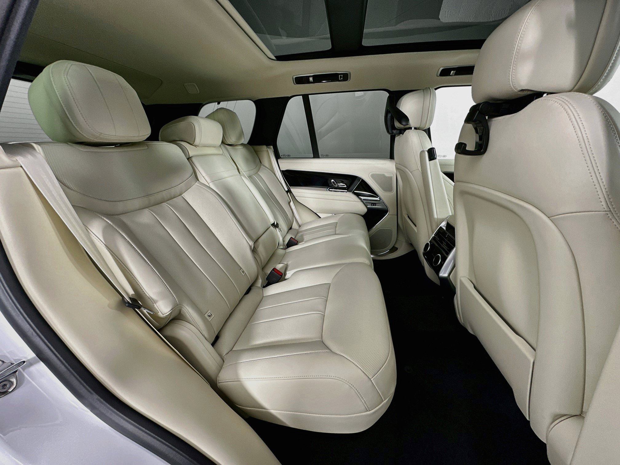 New 2027 Land Rover Range Rover SE AWD/4WD image 24