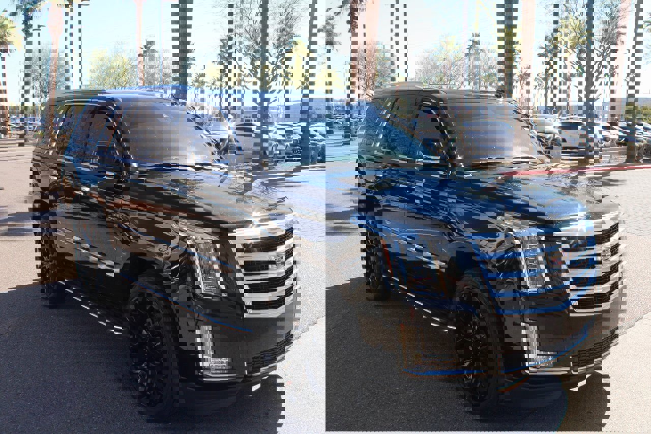 Used 2019 Cadillac Escalade Luxury image 7