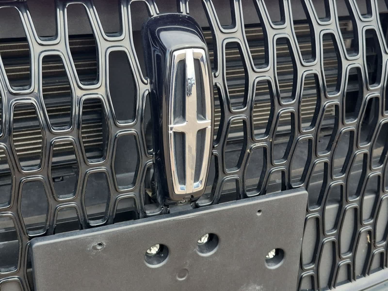 Used 2023 Lincoln Corsair AWD w/ Equipment Group 101A image 11