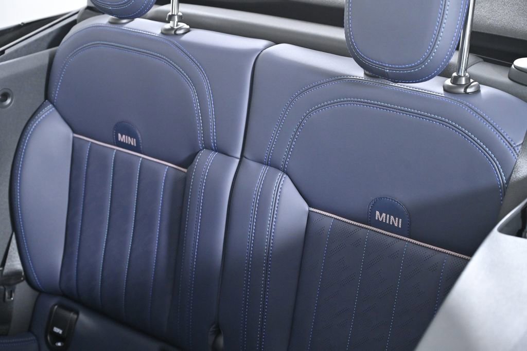 Certified 2025 MINI Cooper S image 32