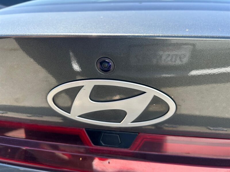 Used 2024 Hyundai Elantra SEL FWD image 19