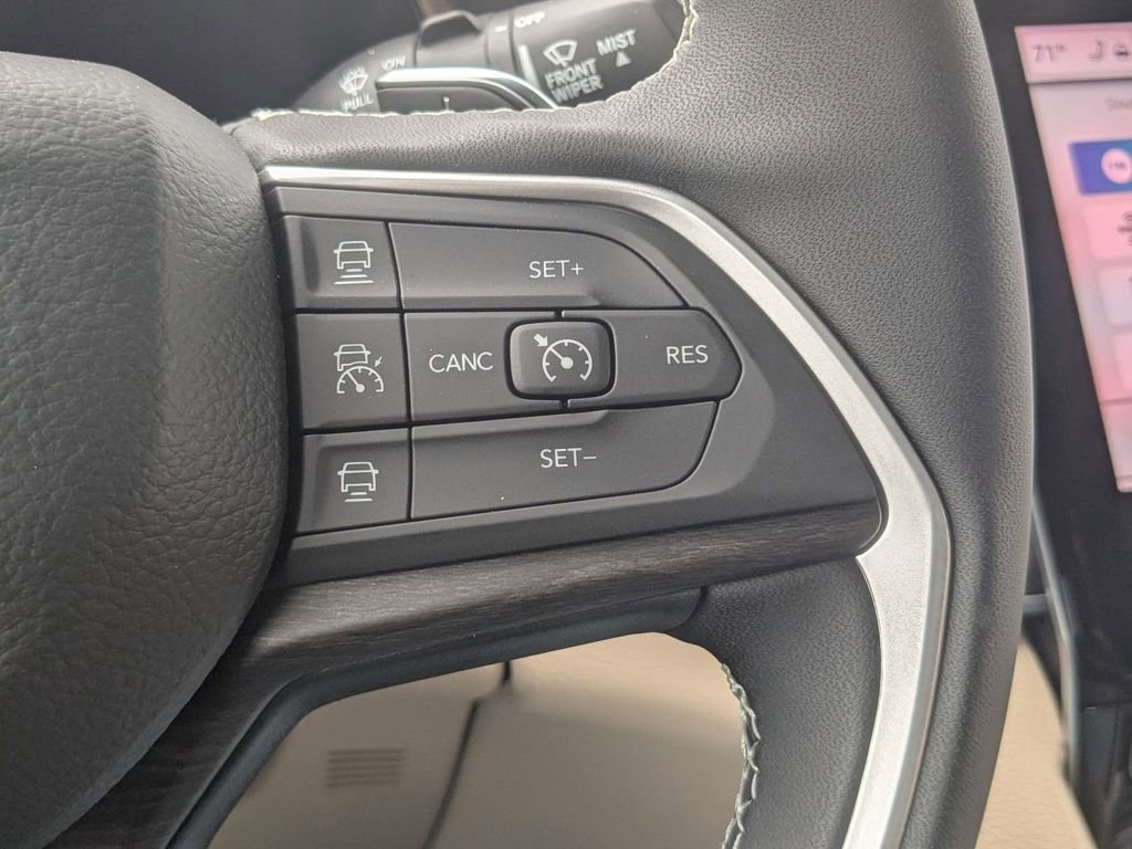 New 2025 Jeep Grand Cherokee Limited w/ Trailer Tow Package image 20