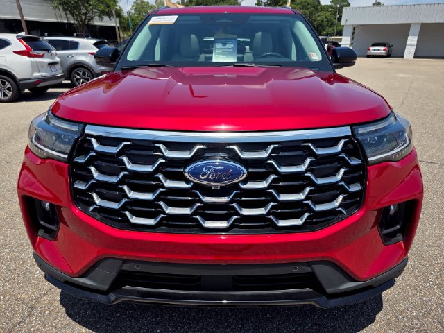 Certified 2025 Ford Explorer Platinum w/ LUX Leather Package AWD/4WD image 3