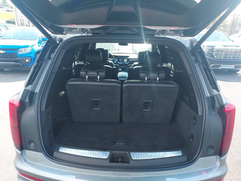 Used 2024 Cadillac XT6 Premium Luxury FWD image 11