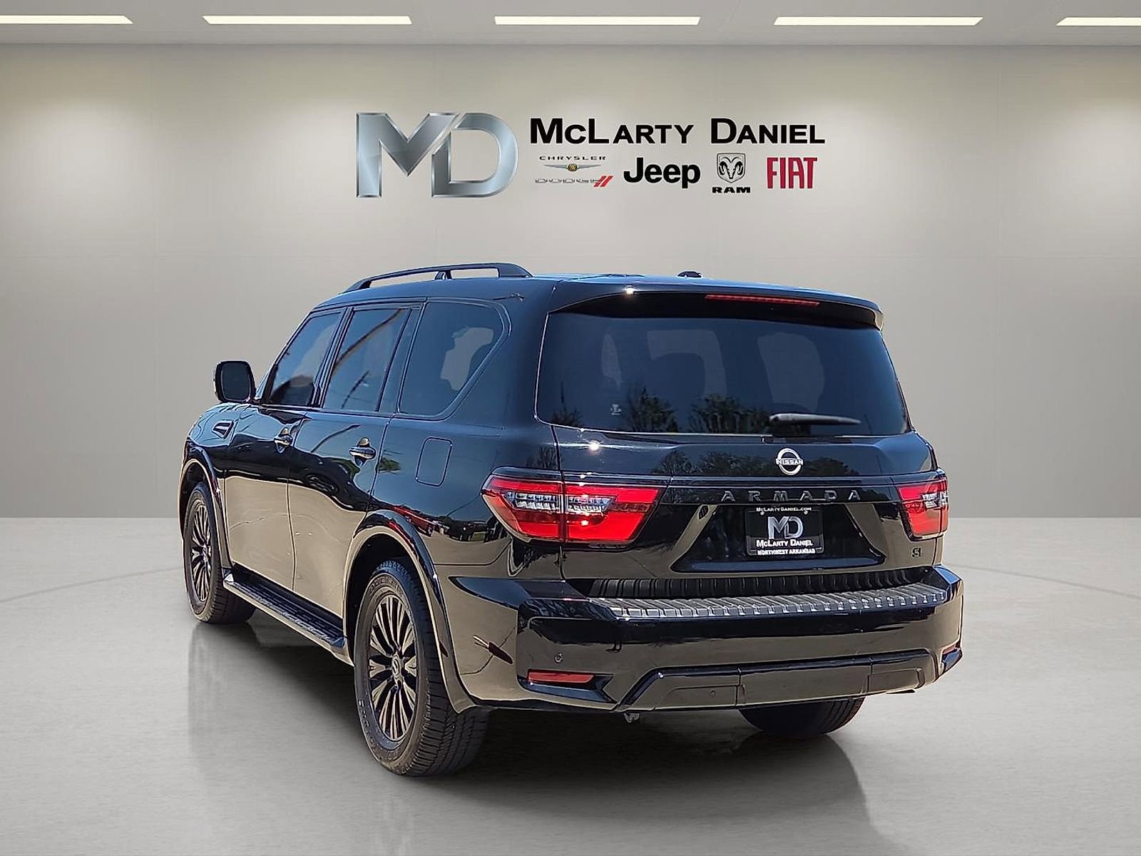 Used 2024 Nissan Armada SL w/ Midnight Edition Package RWD image 4