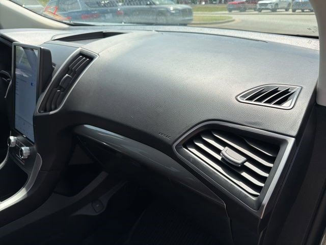 Used 2024 Ford Edge SEL image 27