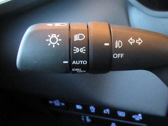 Used 2024 Toyota Tundra Limited w/ Power Package image 27