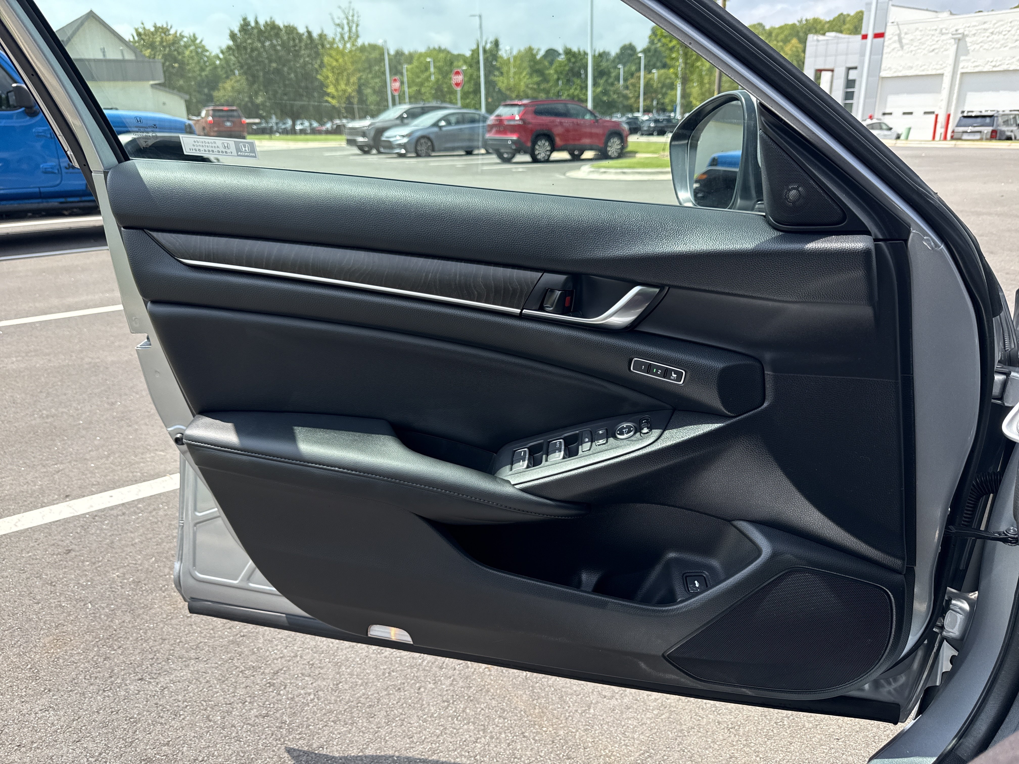 Used 2022 Honda Accord EX-L image 14