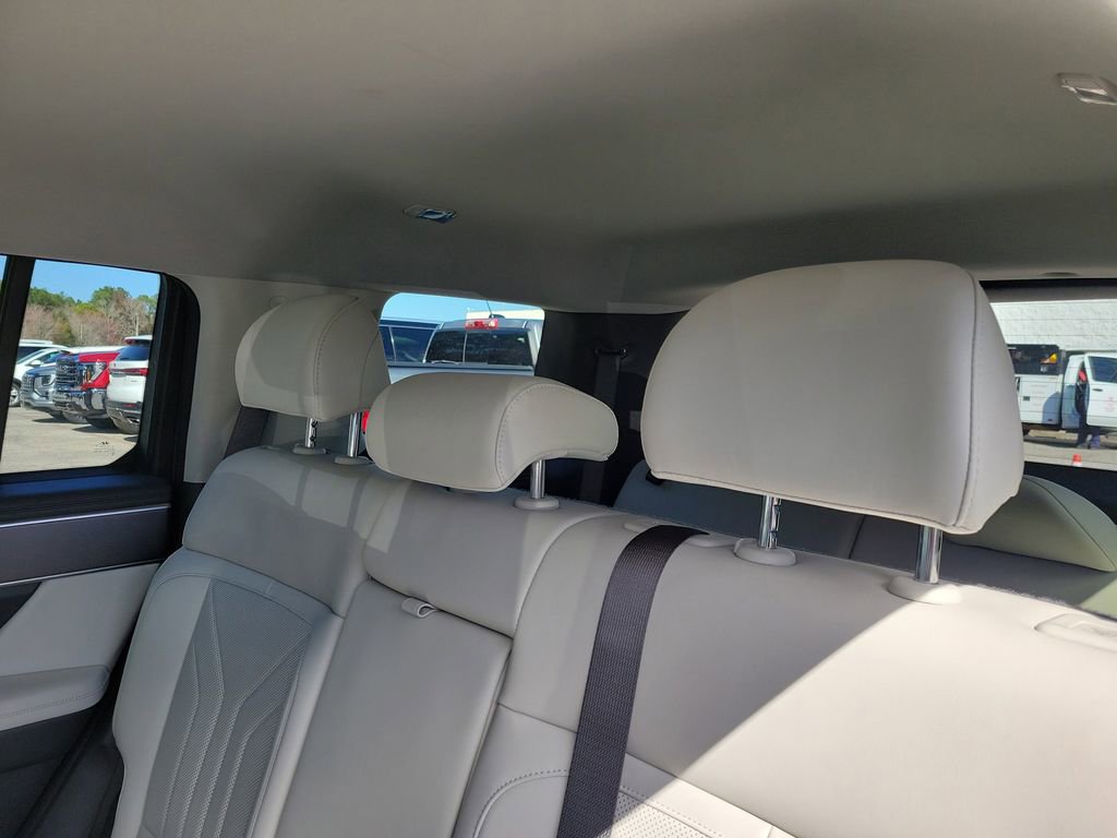 Certified 2025 Hyundai Santa Fe SEL image 12