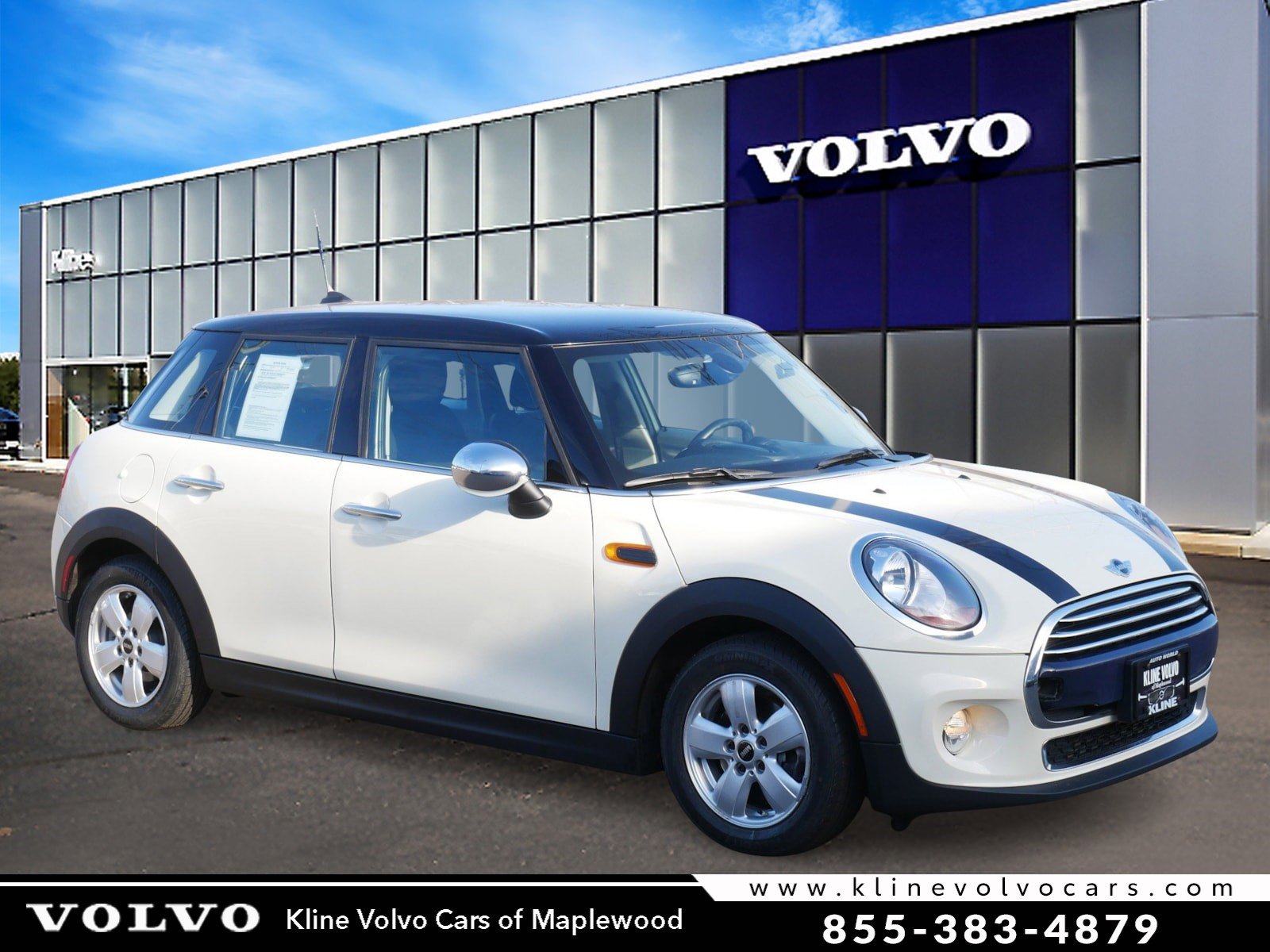 Used 2018 MINI Cooper 4-Door Hardtop image 1