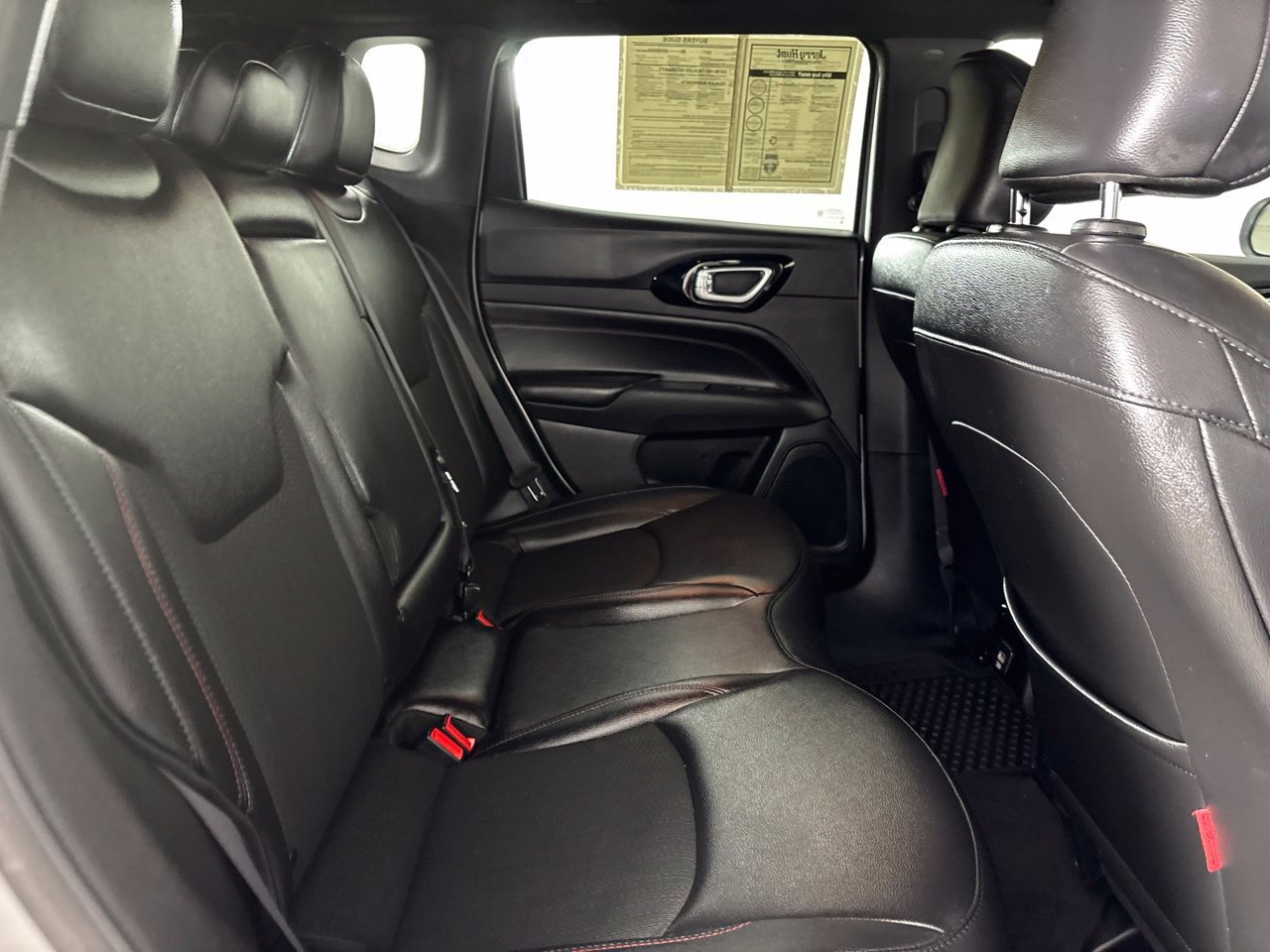 Used 2025 Jeep Compass Trailhawk AWD/4WD image 27