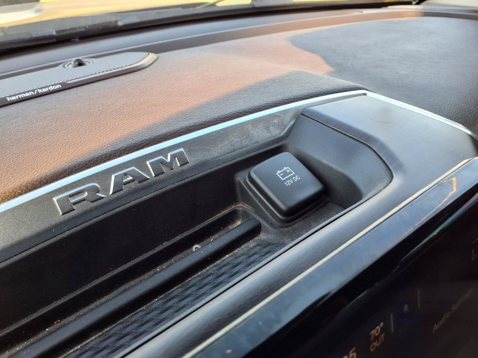 Used 2025 RAM 1500 Laramie AWD/4WD image 6