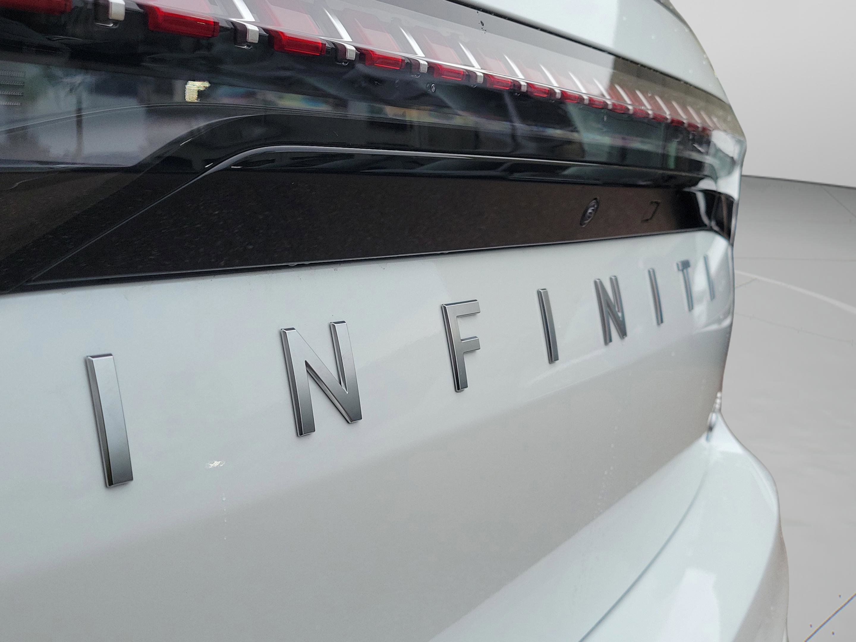 New 2026 INFINITI QX80 Luxe w/ Cargo Package image 29