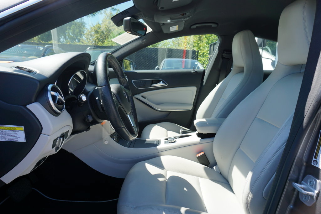 Used 2014 Mercedes-Benz CLA 250 image 5