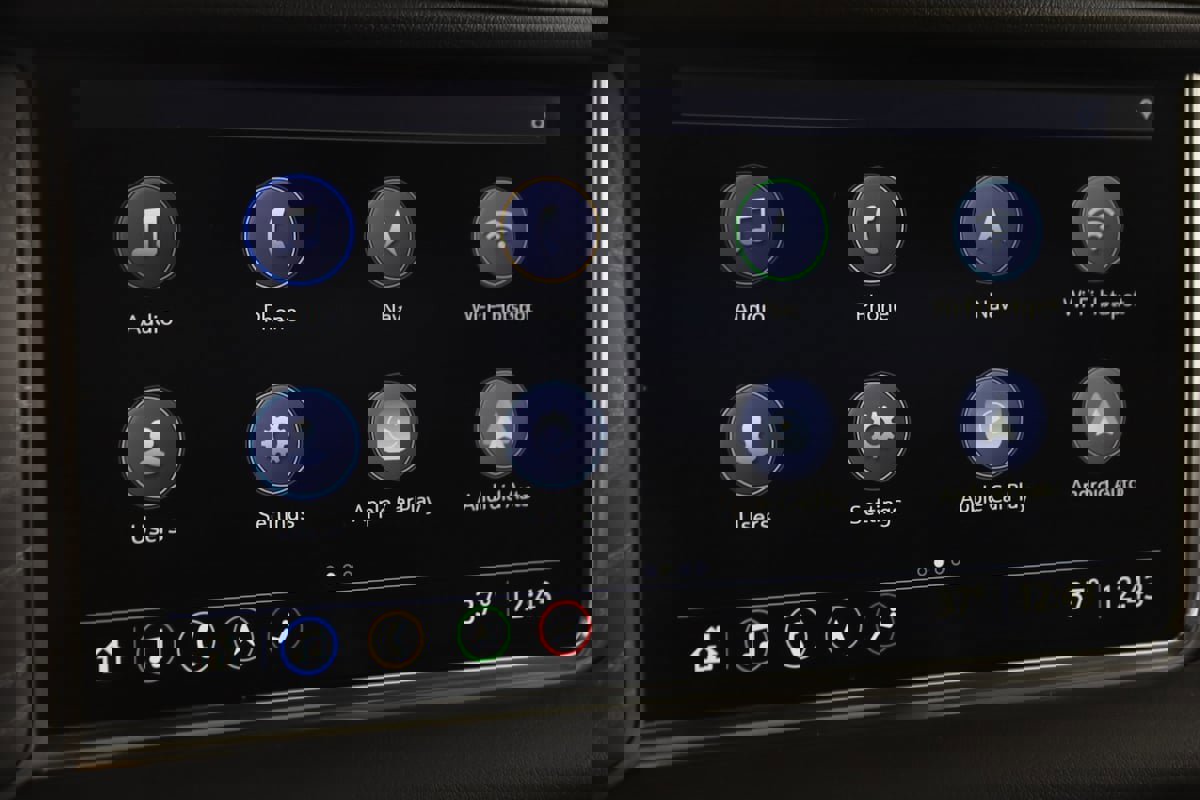 Used 2021 GMC Yukon Denali w/ Denali Premium Package image 32