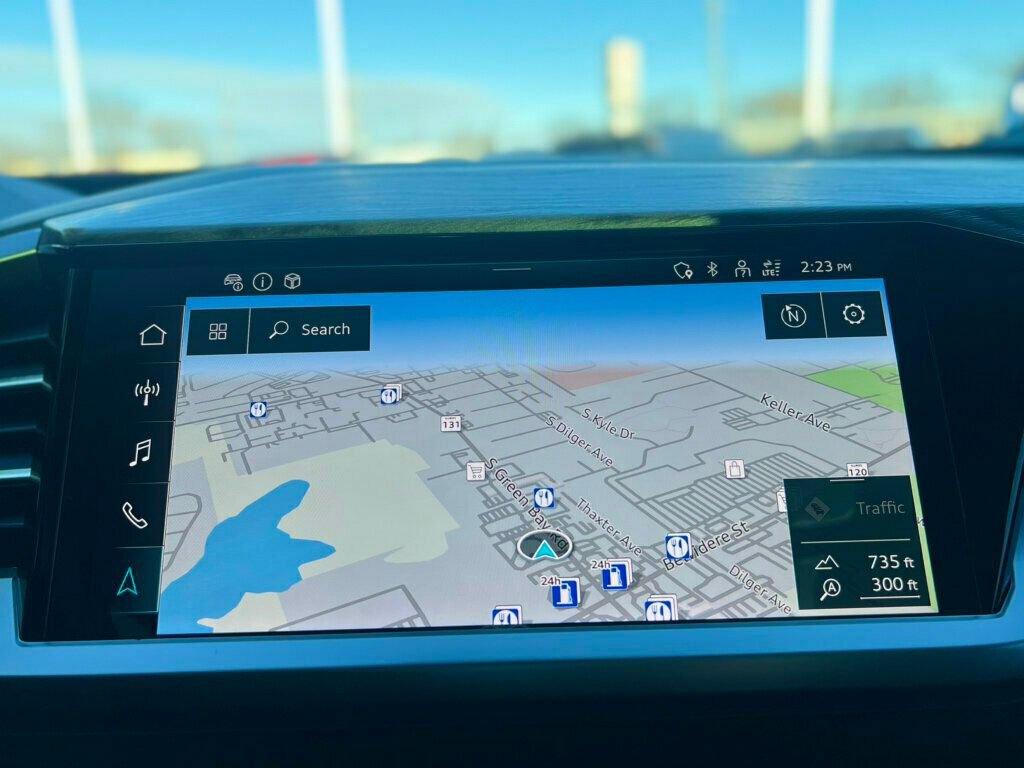 Used 2024 Audi Q4 e-tron Premium Plus w/ Premium Plus image 23