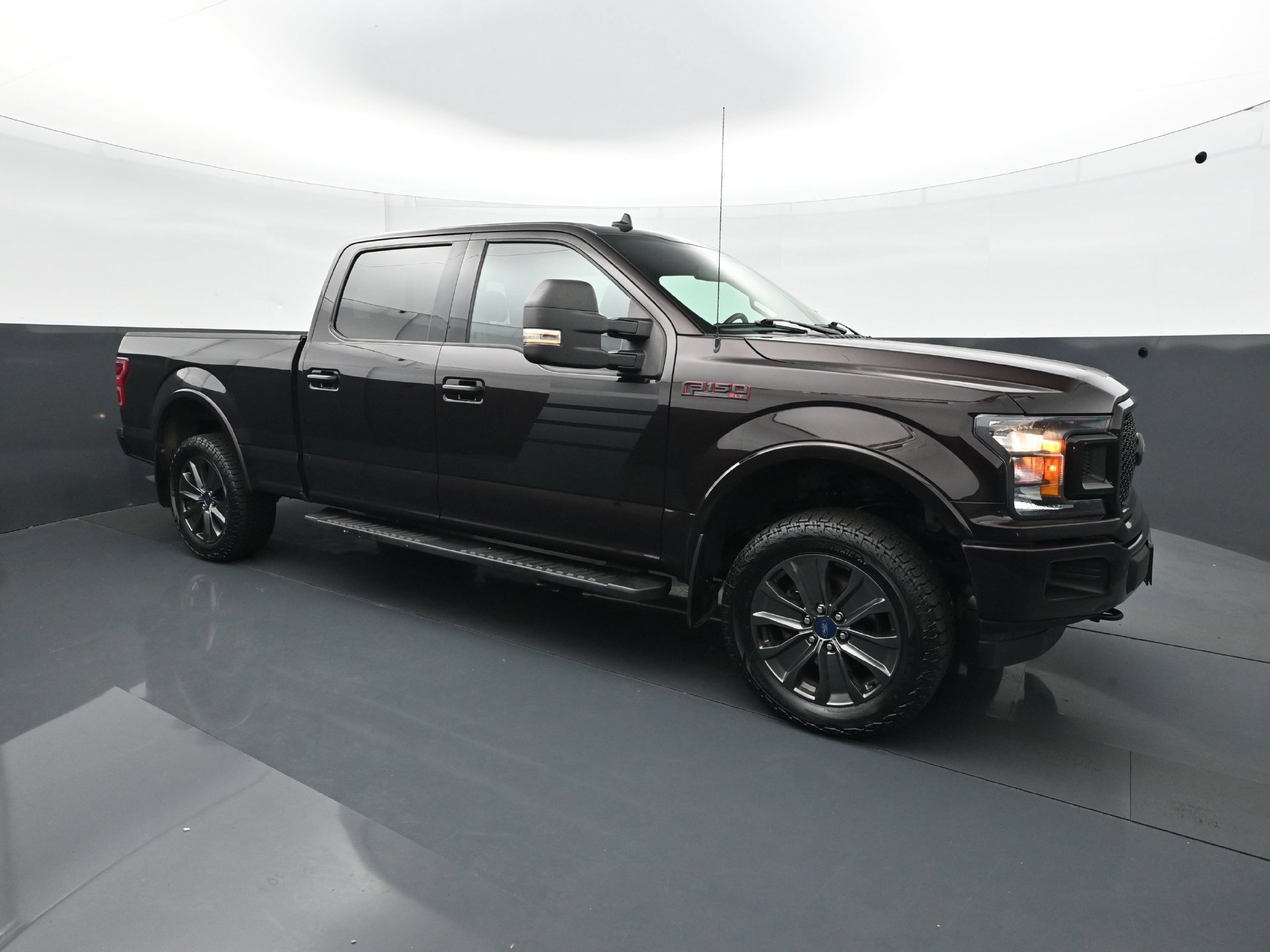Used 2018 Ford F150 XLT w/ Equipment Group 302A Luxury AWD/4WD image 9
