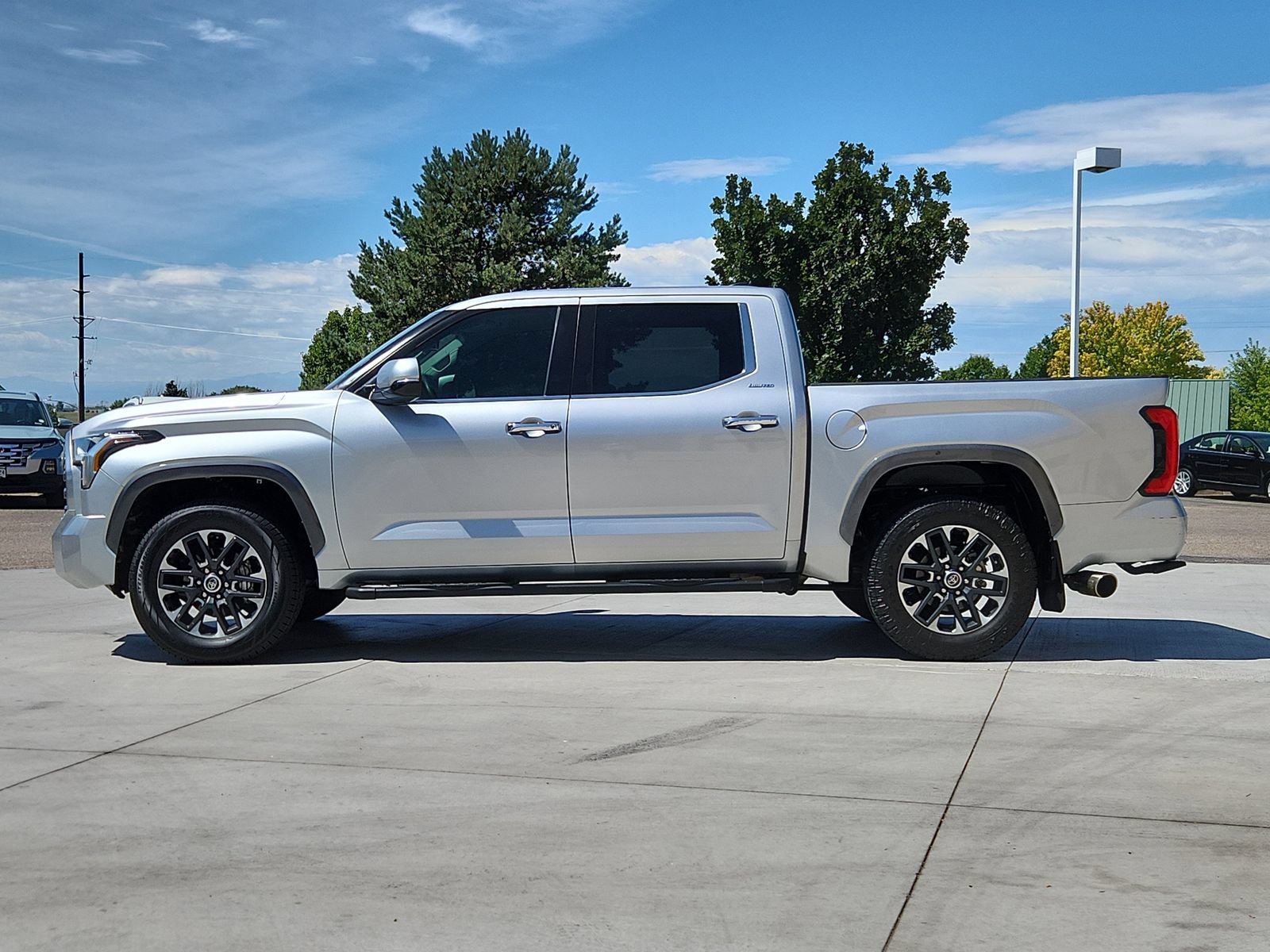 Used 2024 Toyota Tundra Limited w/ Power Package AWD/4WD image 2