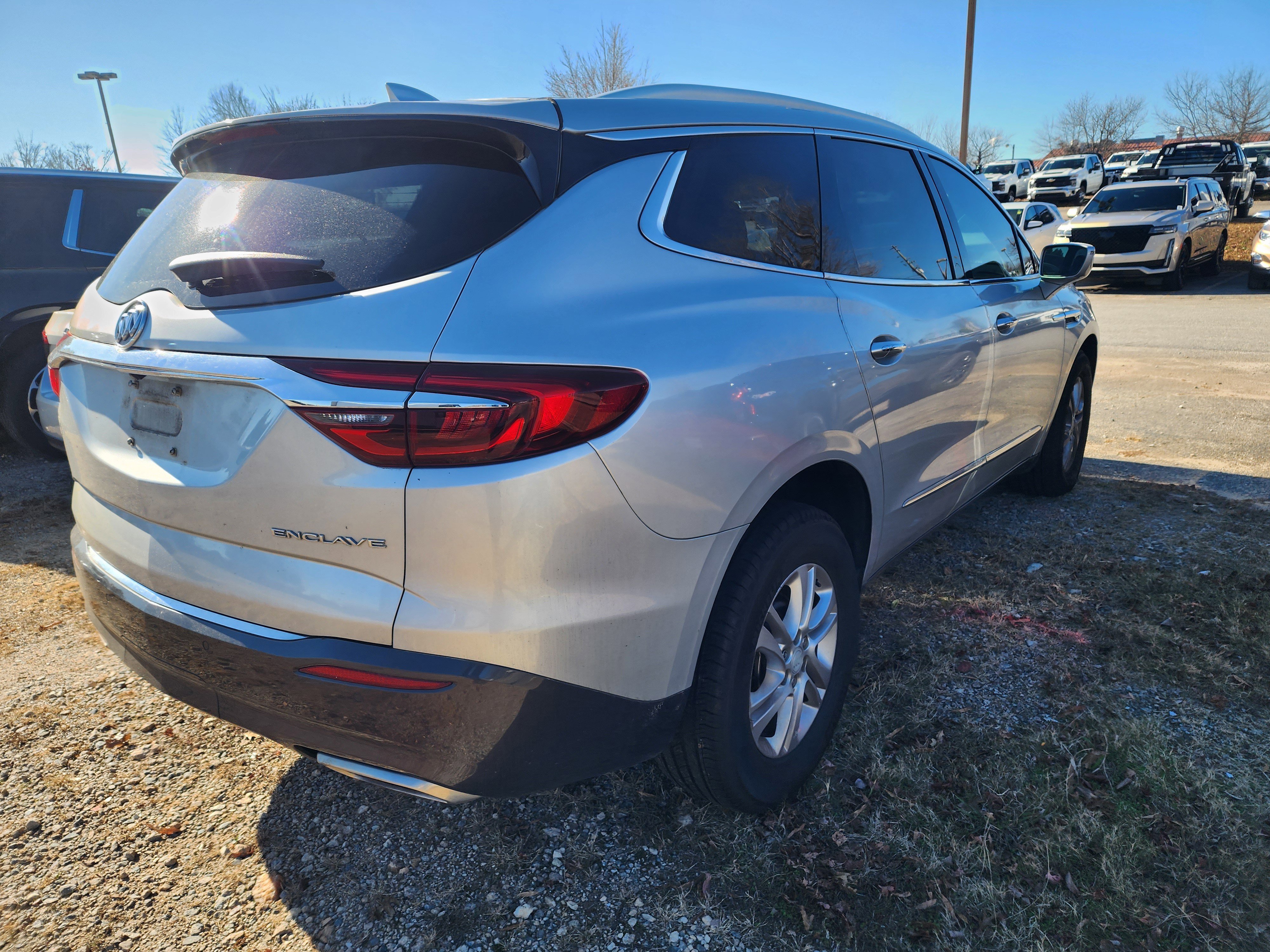 Used 2019 Buick Enclave Essence image 8