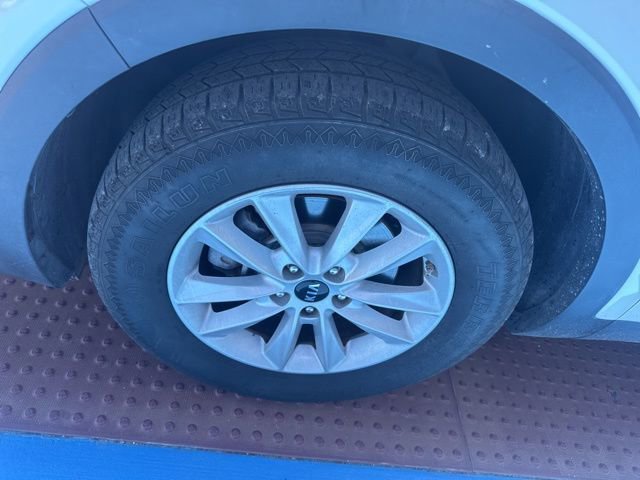 Used 2020 Kia Sorento LX image 26