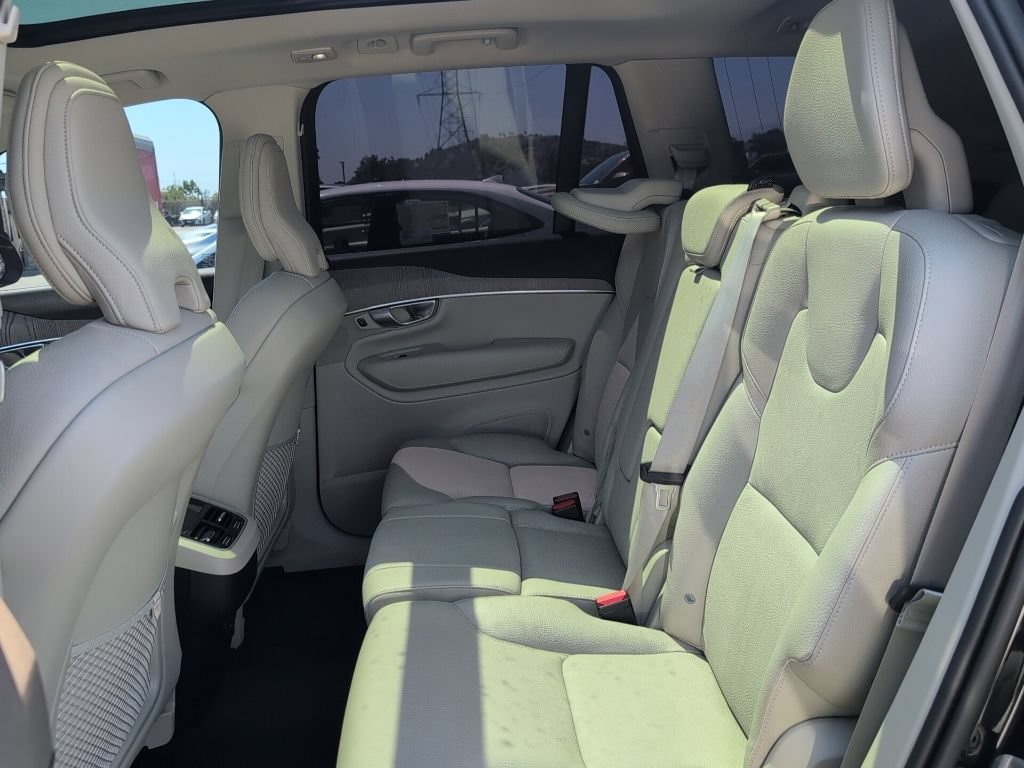 Used 2023 Volvo XC90 B6 Plus w/ Protection Package Premier AWD/4WD image 4