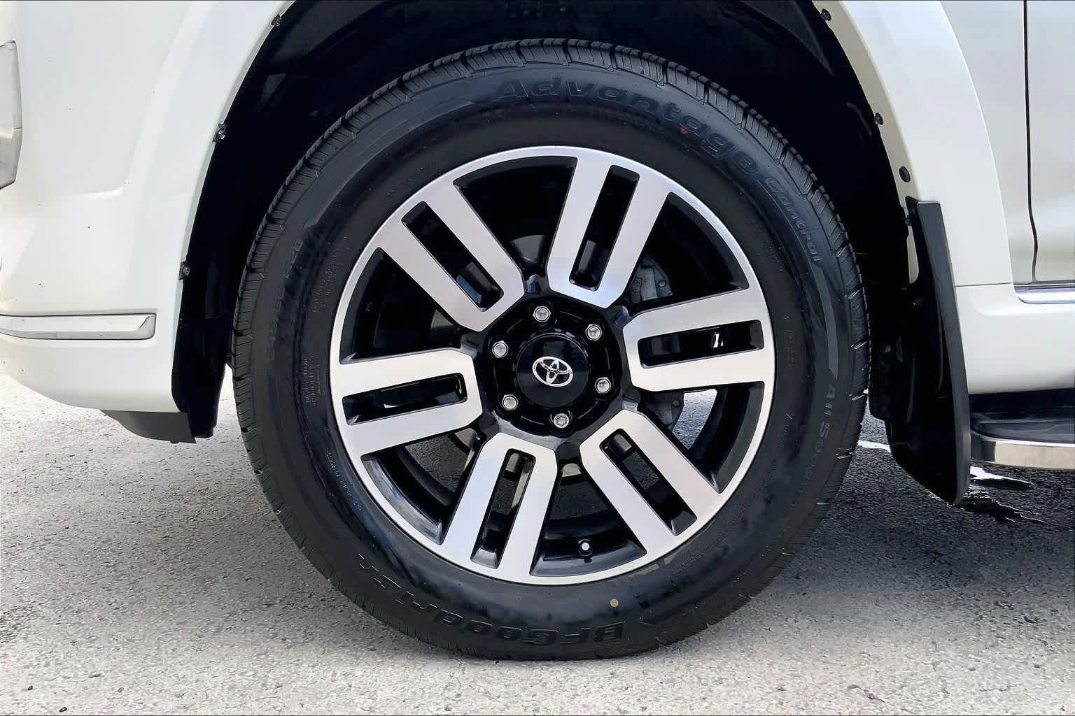 Used 2022 Toyota 4Runner Limited AWD/4WD image 9