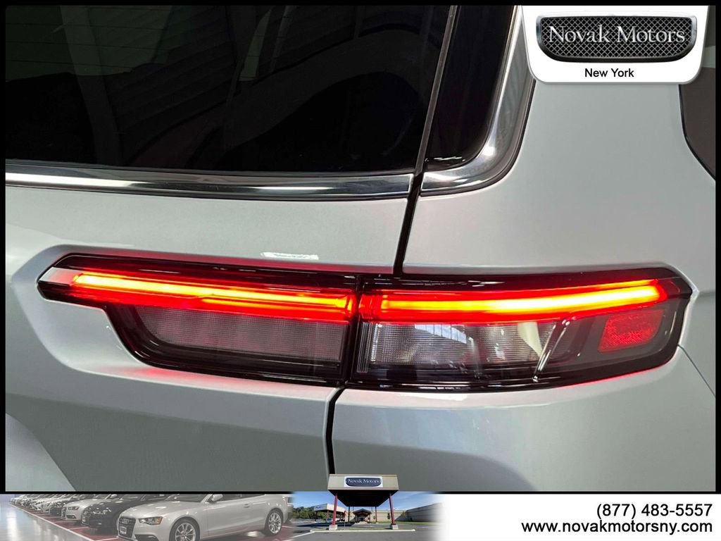 Used 2023 Jeep Grand Cherokee L Limited image 11