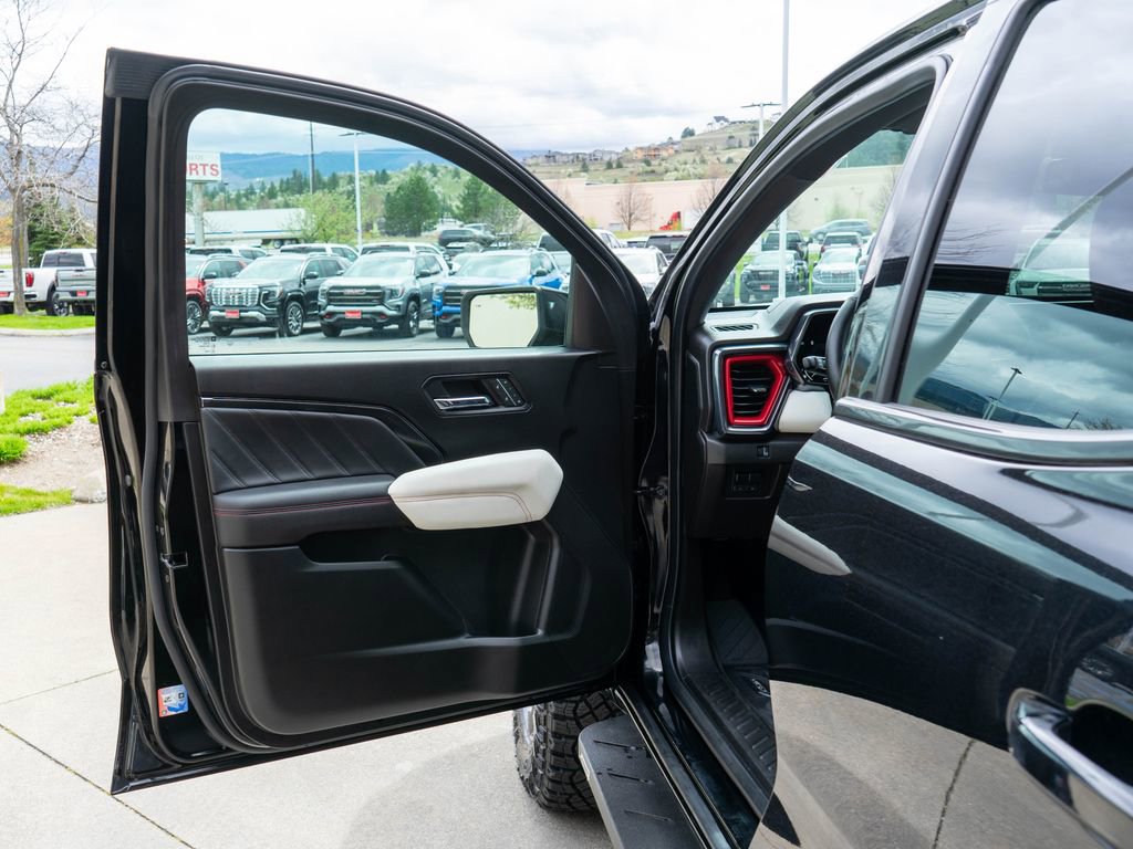 Used 2024 GMC Canyon AT4X AWD/4WD image 16