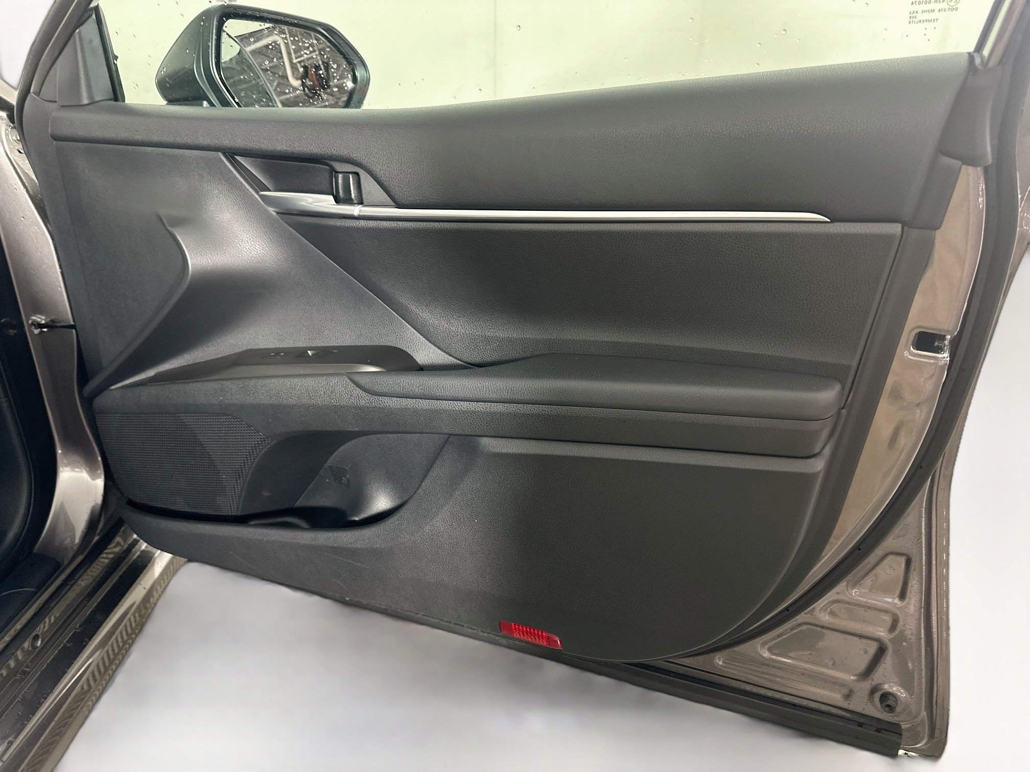 Used 2024 Toyota Camry SE FWD image 29