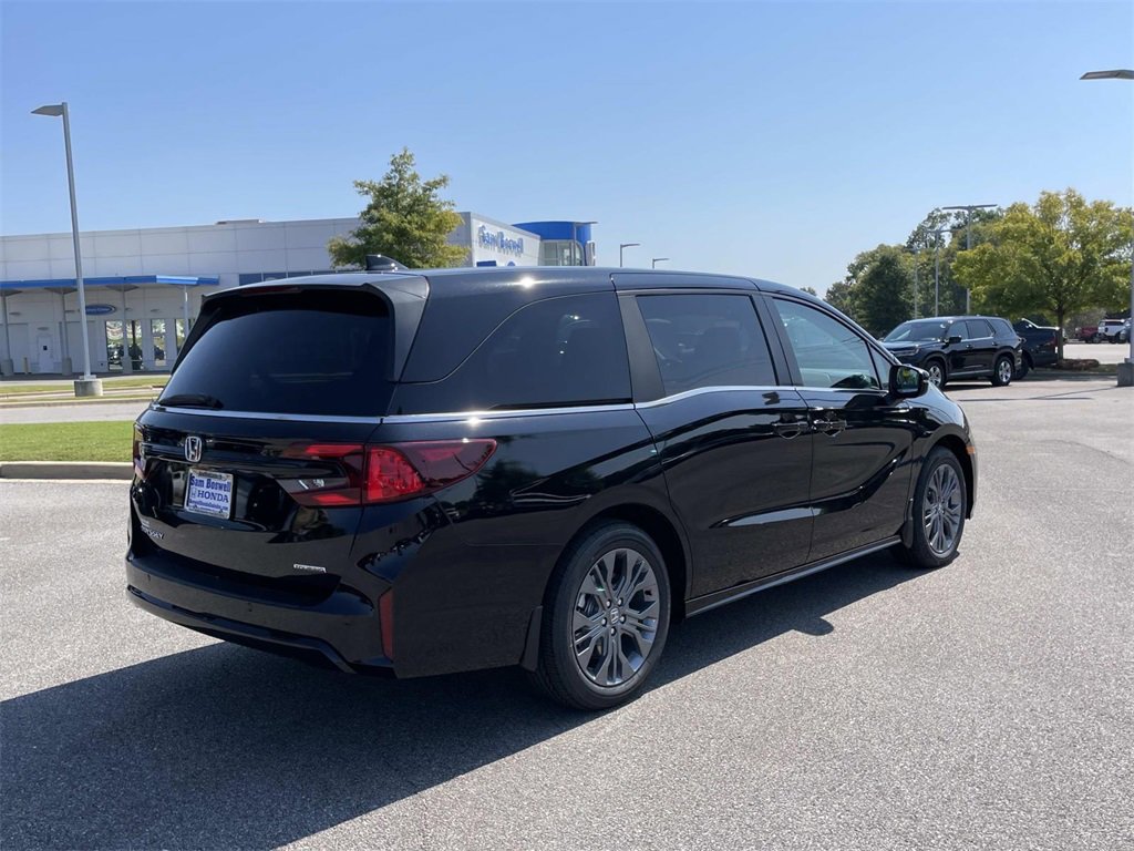 New 2026 Honda Odyssey Touring image 3