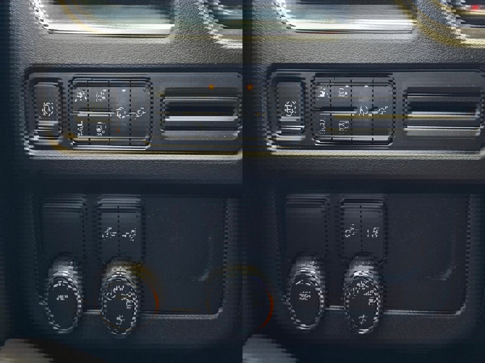 Used 2022 Chevrolet Tahoe LT w/ Luxury Package image 22