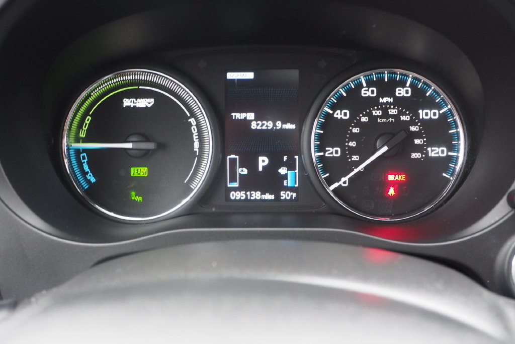 Used 2020 Mitsubishi Outlander GT AWD/4WD image 25